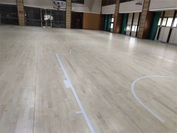 鸡西市腾飞中学篮球馆体育木地板批发